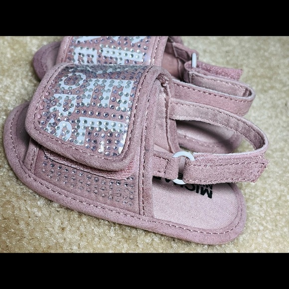 Michael Kors Sandals size 3 toddlers - Picture 3 of 7